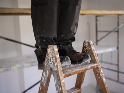 5 Essential Ladder Safety Tips When Working at Height